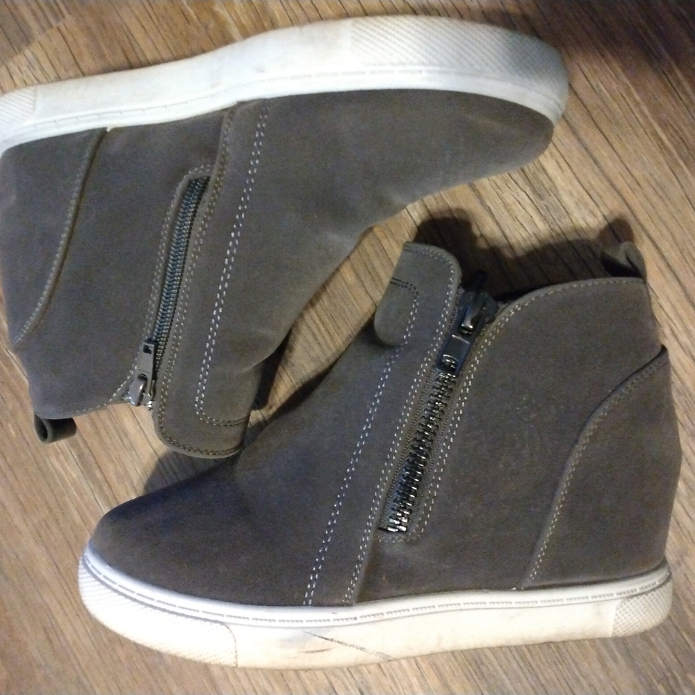 ๐๐๐ Outwoods size 8 Dark gray high top, zip up, tennis/casual shoes GUC - Picture 5 of 8